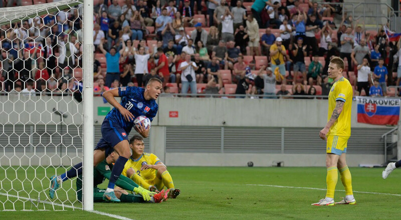 06.06.22. Лига наций. СЛОВАКИЯ – КАЗАХСТАН 0:1. Гол? Нет! VAR и эстонский рефери Кристо Тохвер взятие ворот гостей отменят. Фото пресс-службы СФС