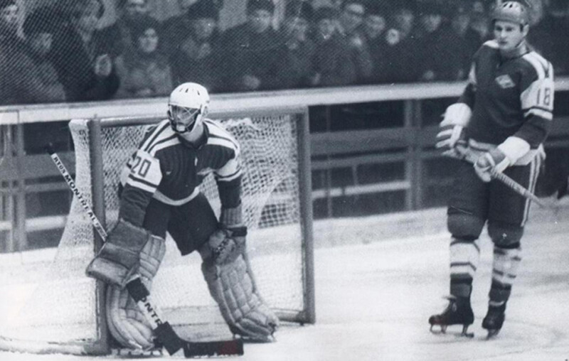 1973 год. Усть-Каменогорск. ТОРПЕДО – СПАРТАК (Москва) 6:10. Справа спартаковец Евгений ПАЛАДЬЕВ