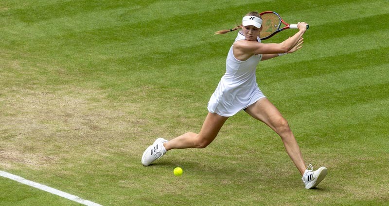 12.07.23. Уимблдон. Елена РЫБАКИНА сложила чемпионские полномочия. Фото Джеда ДЖЕЙКОБСОНА